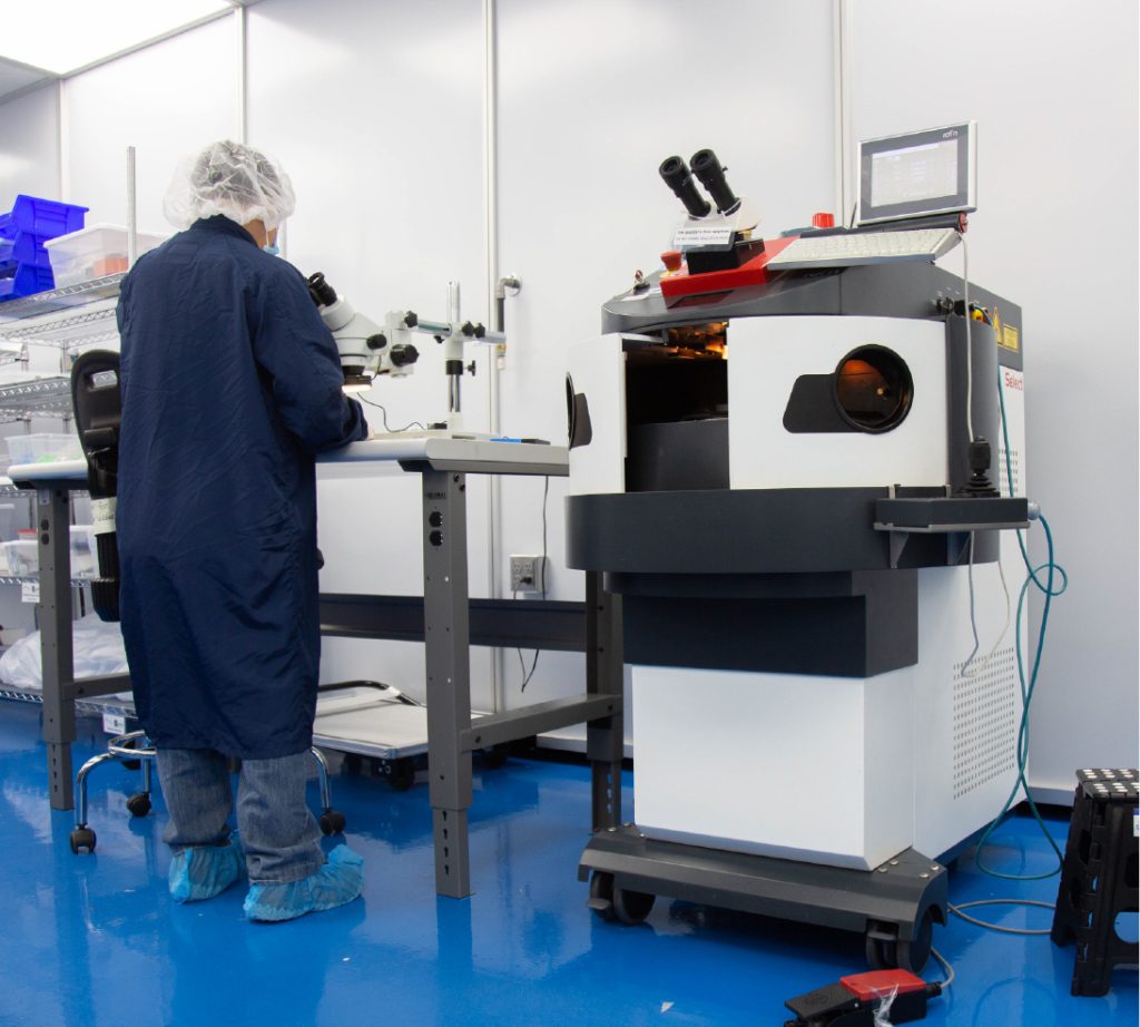 Medical device manufacturing process taking place in a lab